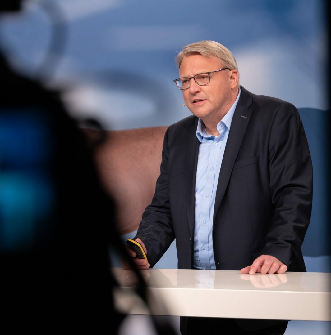 Martin-Kater am Stehtisch